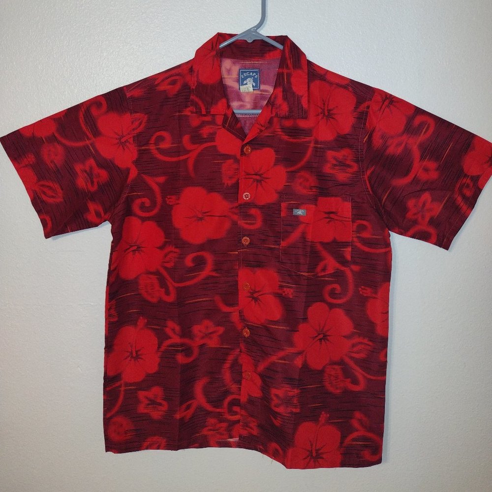 ESCAPE- Beautiful floral print  button down shirt – Medium -Red and Black